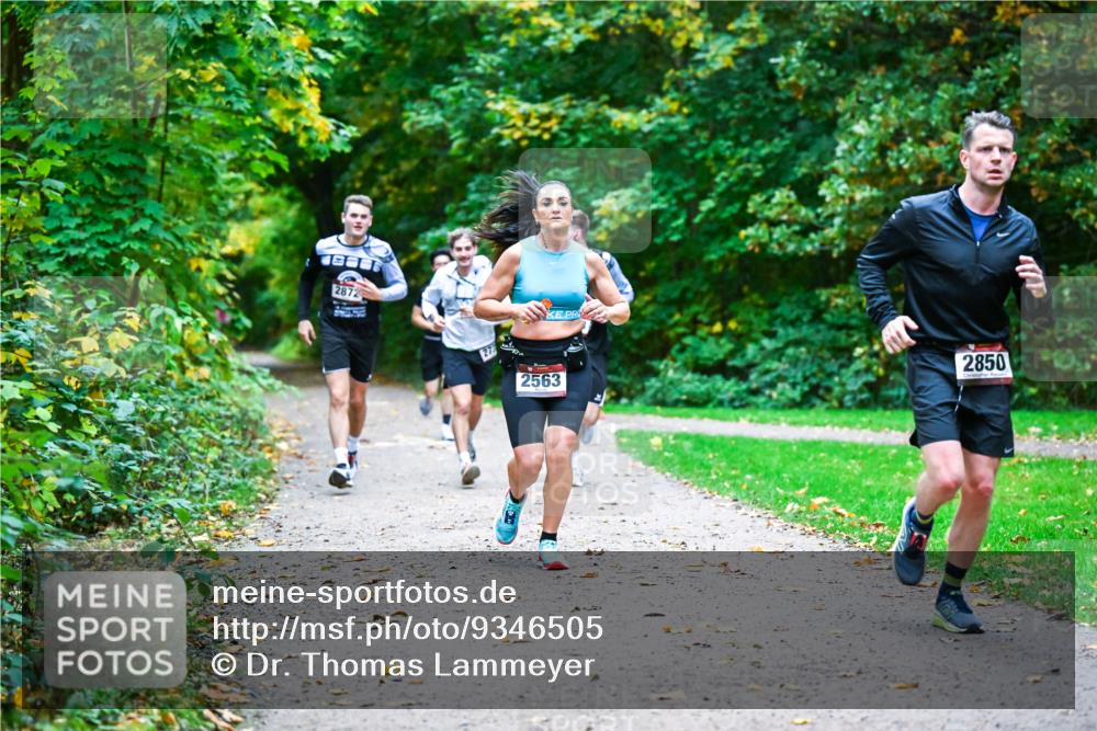 12.10.2025 - Bramfelder Halbmarathon 2025 Dr. Thomas Lammeyer http://msf.ph/oto/9346505 12.10.2025 10:20:28 Laufen 18886, 2872, 273, 2563, 2850 meine-sportfotos.de