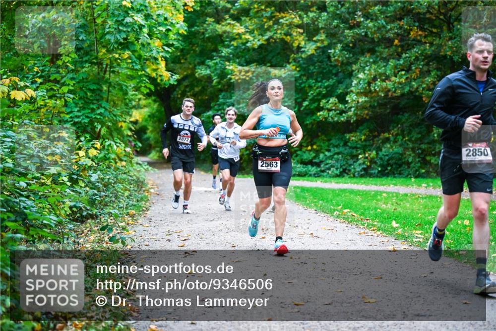 12.10.2025 - Bramfelder Halbmarathon 2025 Dr. Thomas Lammeyer http://msf.ph/oto/9346506 12.10.2025 10:20:29 Laufen 2872, 2850, 2563 meine-sportfotos.de