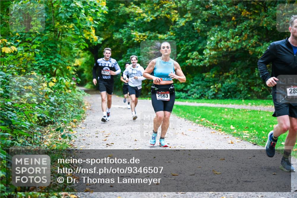12.10.2025 - Bramfelder Halbmarathon 2025 Dr. Thomas Lammeyer http://msf.ph/oto/9346507 12.10.2025 10:20:29 Laufen 888, 2872, 273, 2563, 285 meine-sportfotos.de