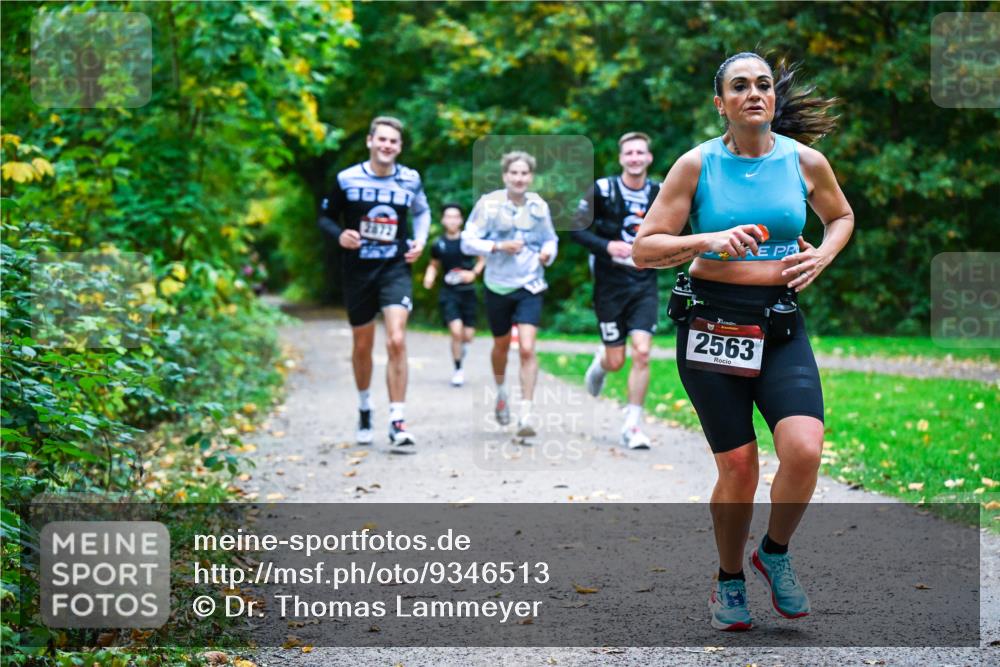 12.10.2025 - Bramfelder Halbmarathon 2025 Dr. Thomas Lammeyer http://msf.ph/oto/9346513 12.10.2025 10:20:30 Laufen 2872, 15, 2563 meine-sportfotos.de