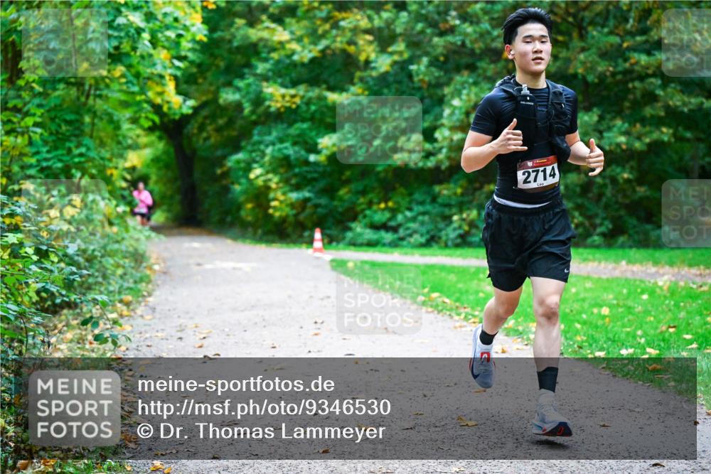 12.10.2025 - Bramfelder Halbmarathon 2025 Dr. Thomas Lammeyer http://msf.ph/oto/9346530 12.10.2025 10:20:34 Laufen 2714 meine-sportfotos.de