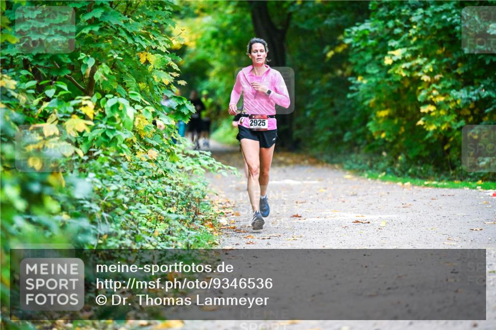12.10.2025 - Bramfelder Halbmarathon 2025 Dr. Thomas Lammeyer http://msf.ph/oto/9346536 12.10.2025 10:20:39 Laufen 2925 meine-sportfotos.de