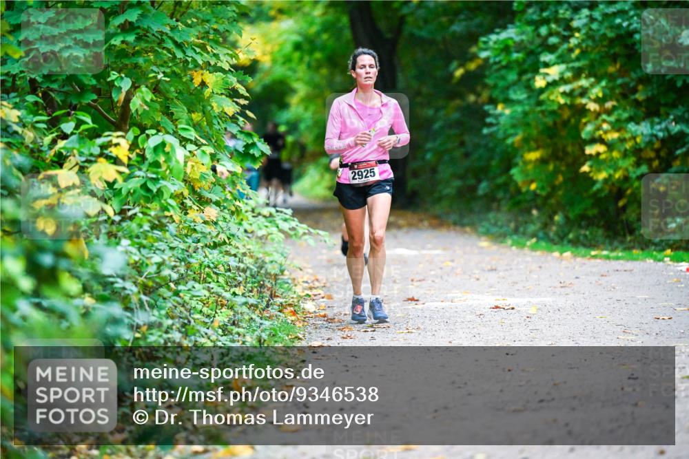 12.10.2025 - Bramfelder Halbmarathon 2025 Dr. Thomas Lammeyer http://msf.ph/oto/9346538 12.10.2025 10:20:39 Laufen 2925 meine-sportfotos.de