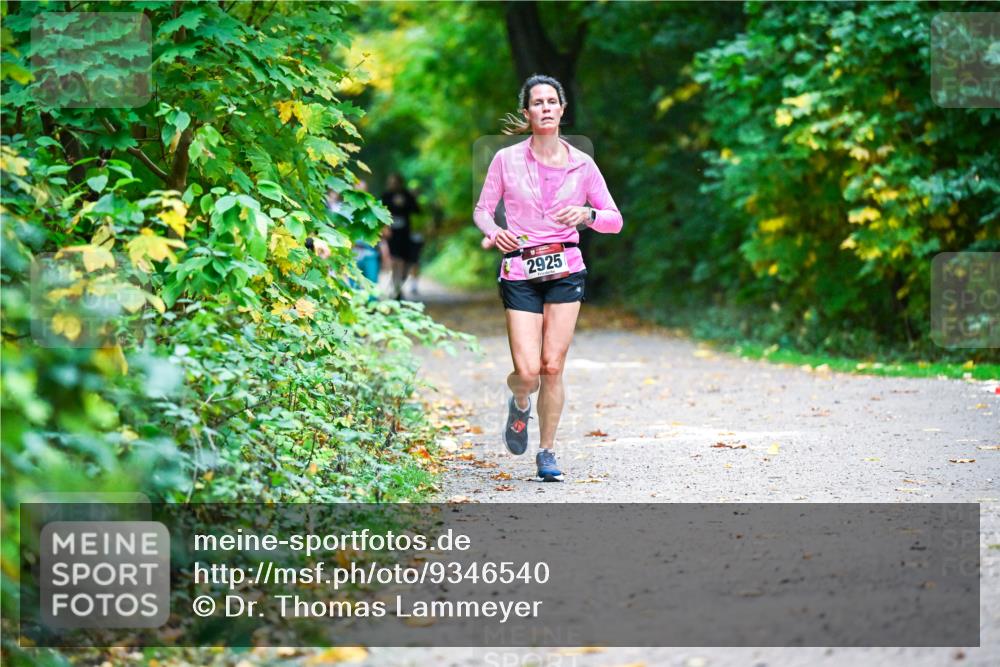 12.10.2025 - Bramfelder Halbmarathon 2025 Dr. Thomas Lammeyer http://msf.ph/oto/9346540 12.10.2025 10:20:39 Laufen 2925 meine-sportfotos.de
