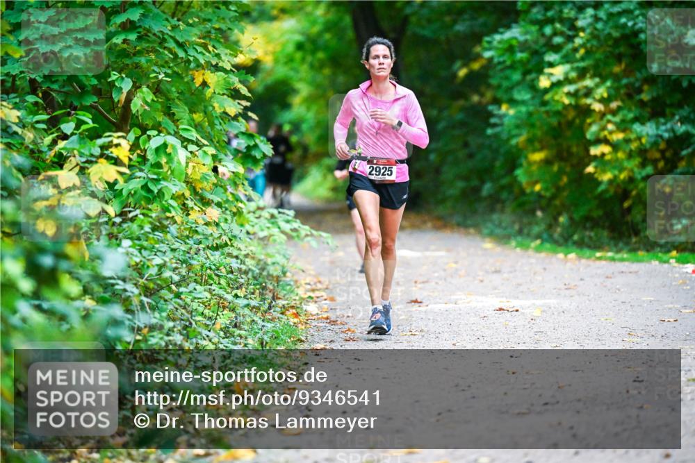 12.10.2025 - Bramfelder Halbmarathon 2025 Dr. Thomas Lammeyer http://msf.ph/oto/9346541 12.10.2025 10:20:39 Laufen 2925 meine-sportfotos.de