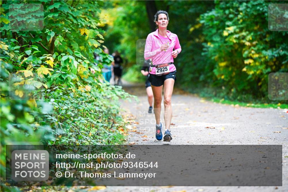 12.10.2025 - Bramfelder Halbmarathon 2025 Dr. Thomas Lammeyer http://msf.ph/oto/9346544 12.10.2025 10:20:40 Laufen 2925 meine-sportfotos.de