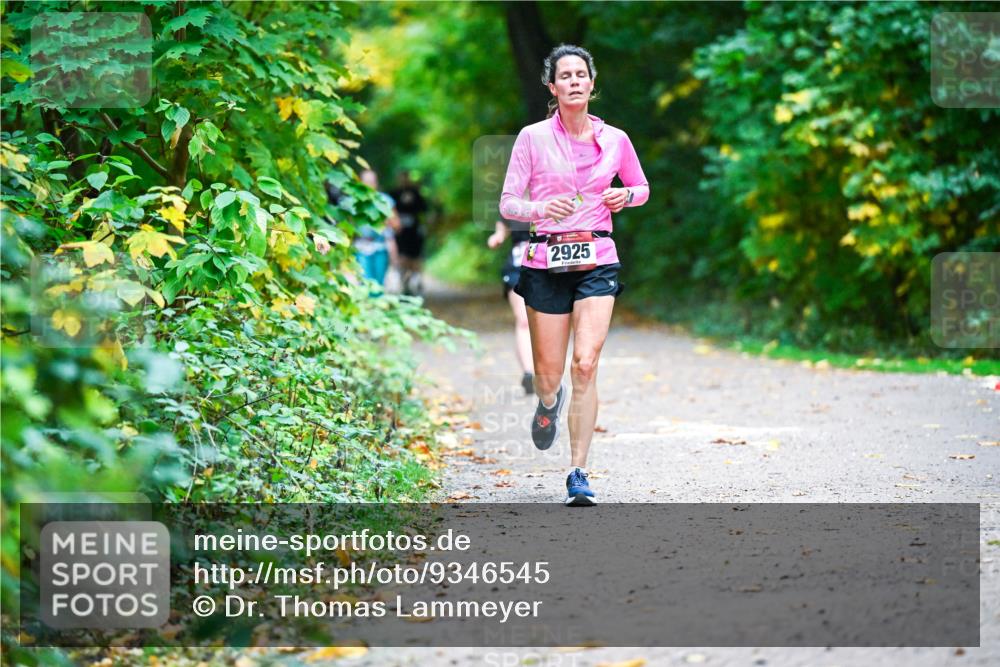 12.10.2025 - Bramfelder Halbmarathon 2025 Dr. Thomas Lammeyer http://msf.ph/oto/9346545 12.10.2025 10:20:40 Laufen 2925 meine-sportfotos.de