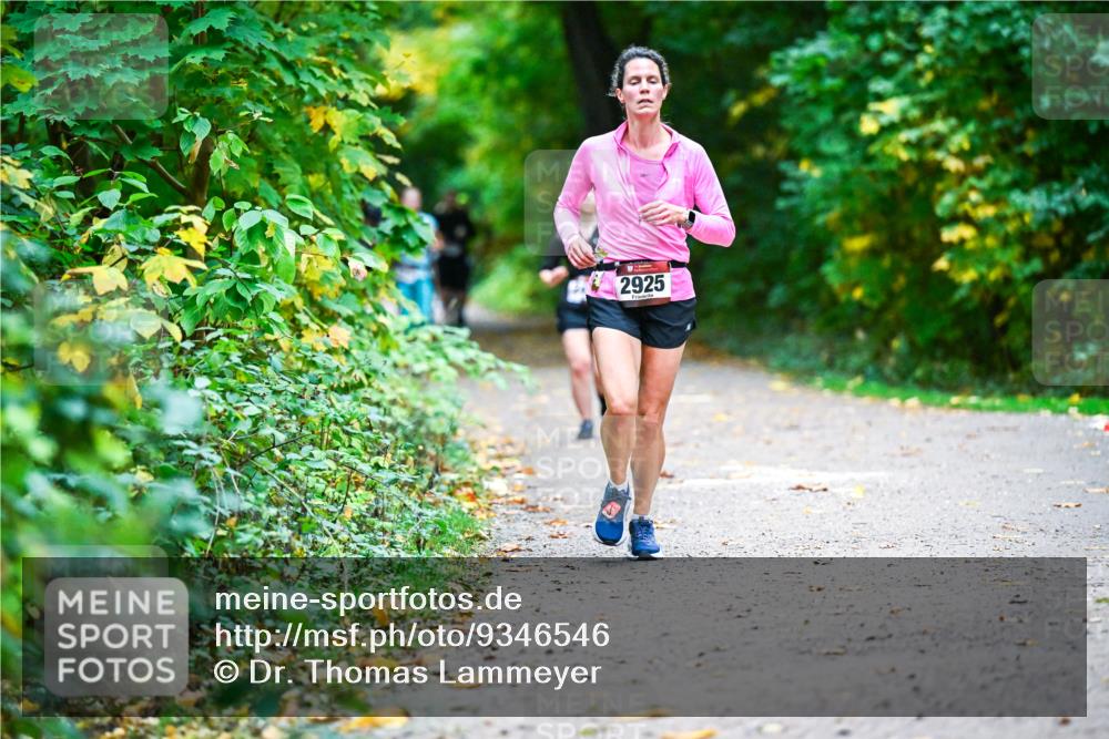 12.10.2025 - Bramfelder Halbmarathon 2025 Dr. Thomas Lammeyer http://msf.ph/oto/9346546 12.10.2025 10:20:40 Laufen 2925 meine-sportfotos.de
