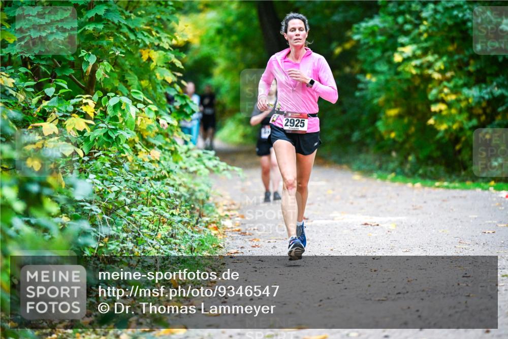12.10.2025 - Bramfelder Halbmarathon 2025 Dr. Thomas Lammeyer http://msf.ph/oto/9346547 12.10.2025 10:20:40 Laufen 2925 meine-sportfotos.de