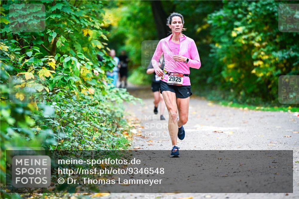 12.10.2025 - Bramfelder Halbmarathon 2025 Dr. Thomas Lammeyer http://msf.ph/oto/9346548 12.10.2025 10:20:40 Laufen 2925 meine-sportfotos.de