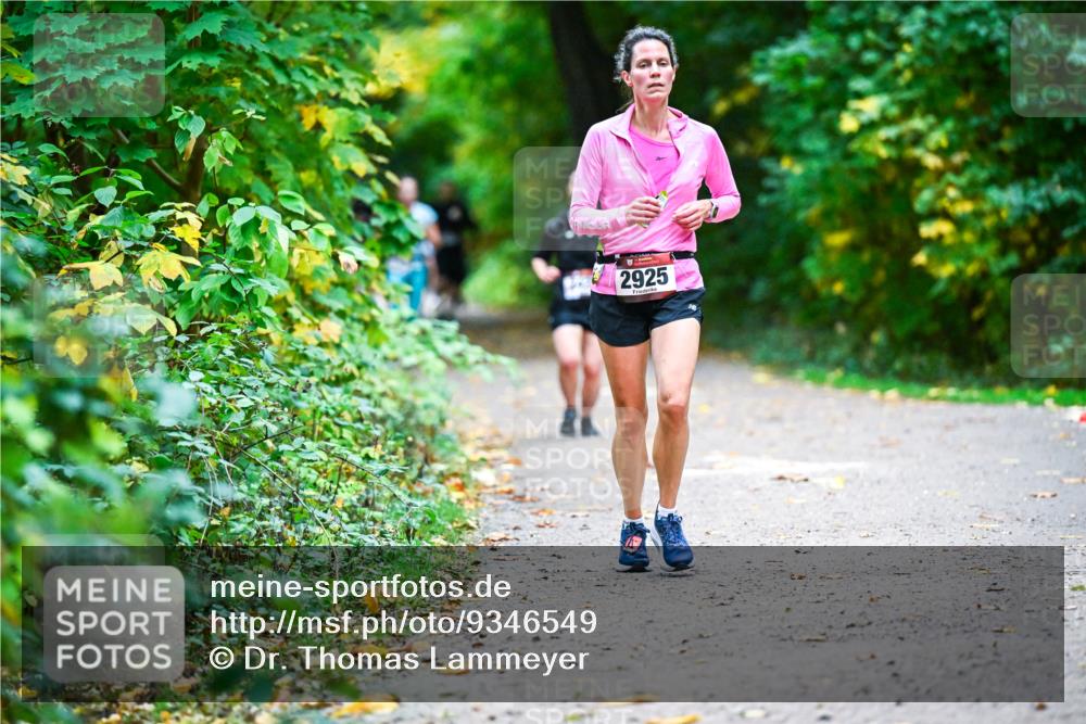12.10.2025 - Bramfelder Halbmarathon 2025 Dr. Thomas Lammeyer http://msf.ph/oto/9346549 12.10.2025 10:20:41 Laufen 2925 meine-sportfotos.de