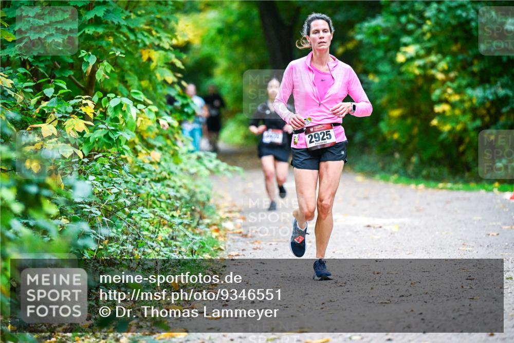 12.10.2025 - Bramfelder Halbmarathon 2025 Dr. Thomas Lammeyer http://msf.ph/oto/9346551 12.10.2025 10:20:41 Laufen 2925 meine-sportfotos.de