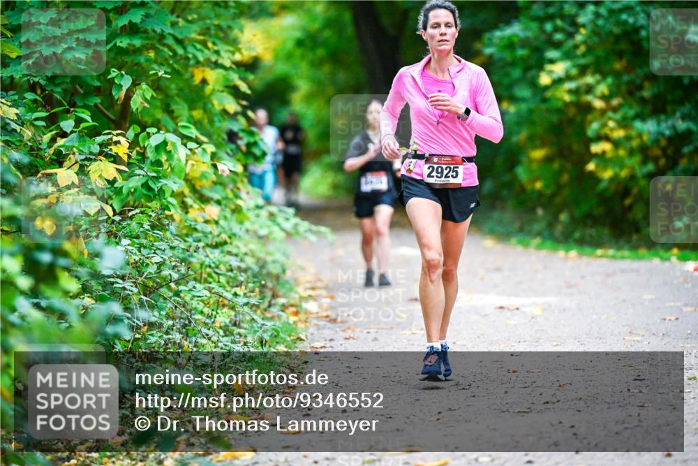 12.10.2025 - Bramfelder Halbmarathon 2025 Dr. Thomas Lammeyer http://msf.ph/oto/9346552 12.10.2025 10:20:41 Laufen 2925 meine-sportfotos.de