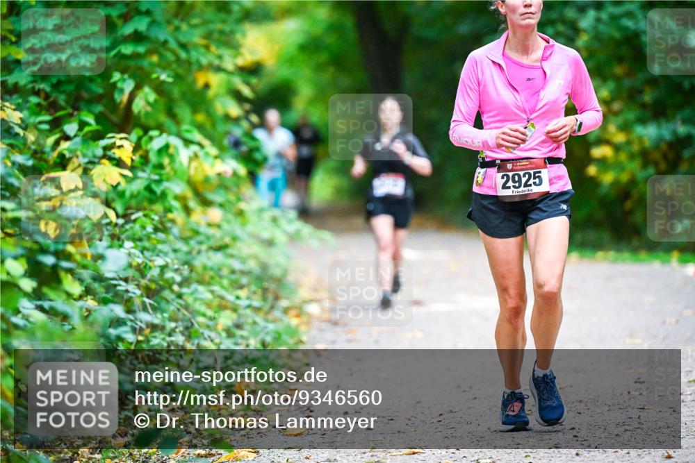 12.10.2025 - Bramfelder Halbmarathon 2025 Dr. Thomas Lammeyer http://msf.ph/oto/9346560 12.10.2025 10:20:42 Laufen 2925 meine-sportfotos.de