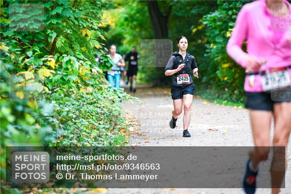 12.10.2025 - Bramfelder Halbmarathon 2025 Dr. Thomas Lammeyer http://msf.ph/oto/9346563 12.10.2025 10:20:43 Laufen 2425 meine-sportfotos.de