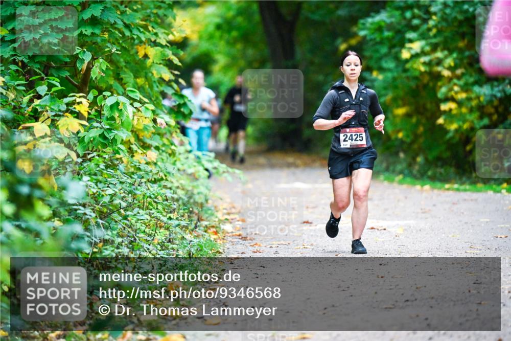 12.10.2025 - Bramfelder Halbmarathon 2025 Dr. Thomas Lammeyer http://msf.ph/oto/9346568 12.10.2025 10:20:44 Laufen 2425, 827 meine-sportfotos.de
