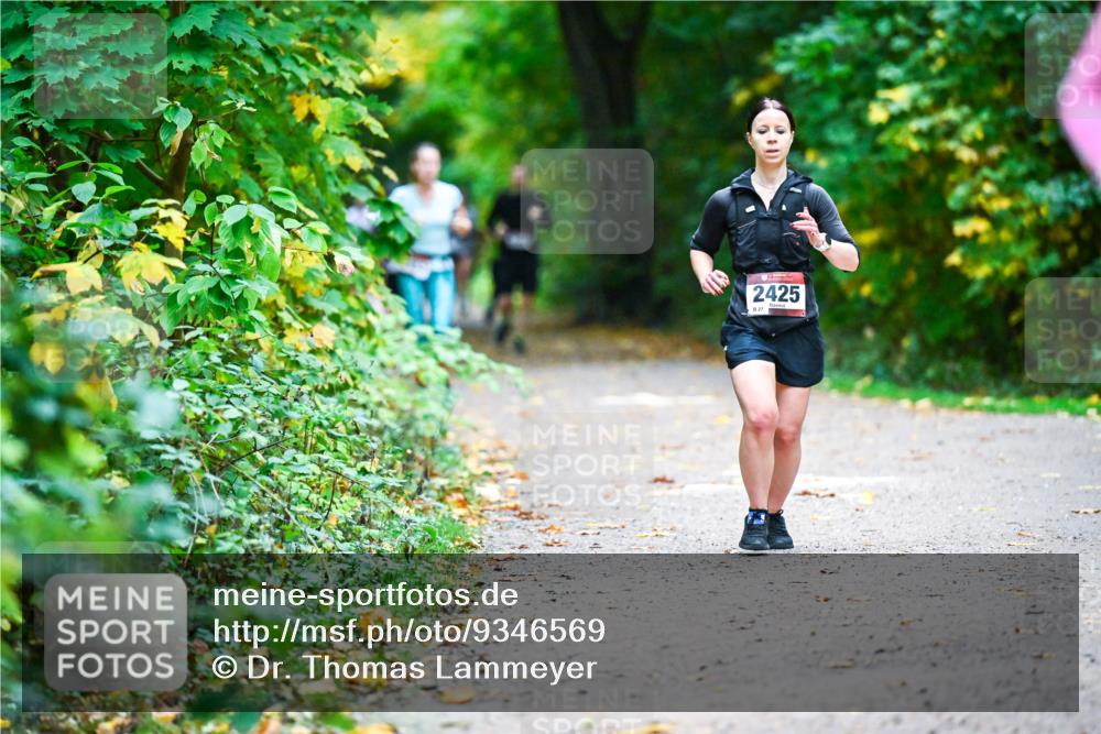 12.10.2025 - Bramfelder Halbmarathon 2025 Dr. Thomas Lammeyer http://msf.ph/oto/9346569 12.10.2025 10:20:44 Laufen 2425 meine-sportfotos.de