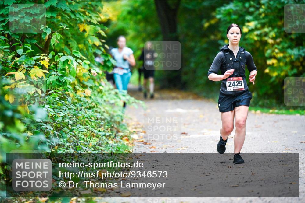 12.10.2025 - Bramfelder Halbmarathon 2025 Dr. Thomas Lammeyer http://msf.ph/oto/9346573 12.10.2025 10:20:44 Laufen 2425, 27 meine-sportfotos.de