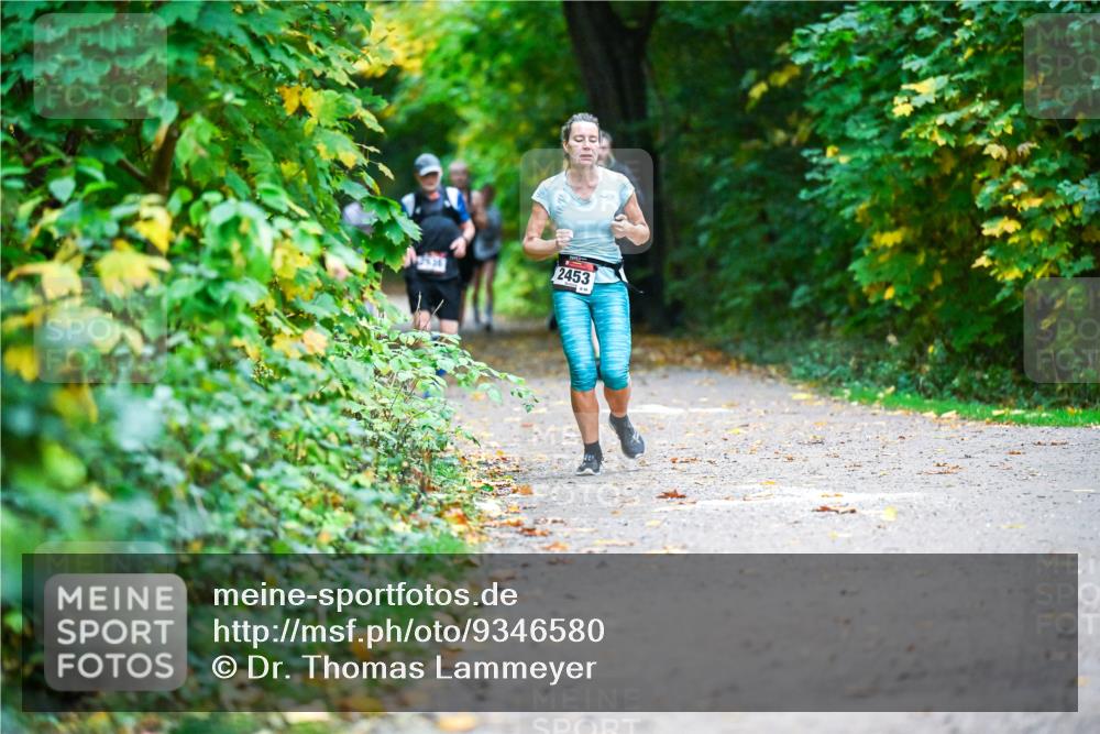12.10.2025 - Bramfelder Halbmarathon 2025 Dr. Thomas Lammeyer http://msf.ph/oto/9346580 12.10.2025 10:20:47 Laufen 2453 meine-sportfotos.de