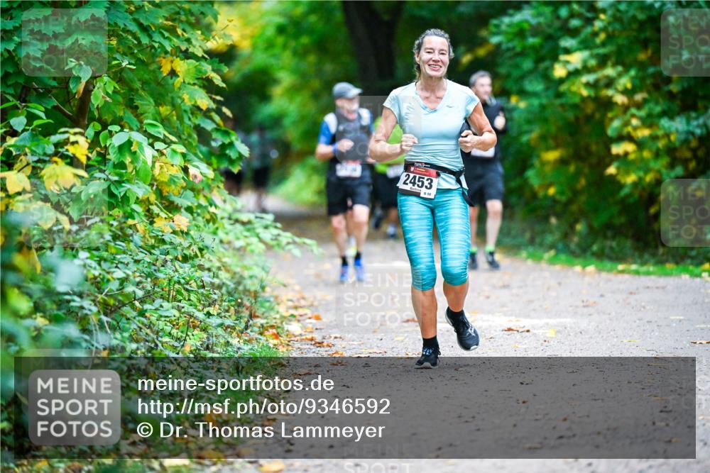 12.10.2025 - Bramfelder Halbmarathon 2025 Dr. Thomas Lammeyer http://msf.ph/oto/9346592 12.10.2025 10:20:50 Laufen 2453, 858 meine-sportfotos.de