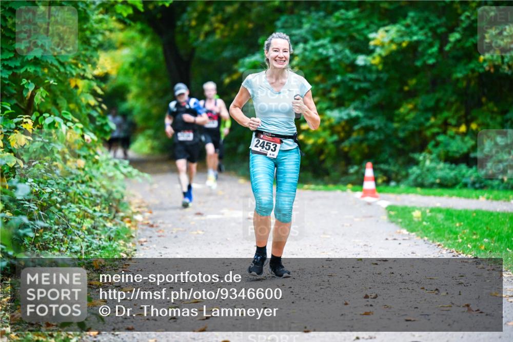 12.10.2025 - Bramfelder Halbmarathon 2025 Dr. Thomas Lammeyer http://msf.ph/oto/9346600 12.10.2025 10:20:52 Laufen 2453, 858 meine-sportfotos.de