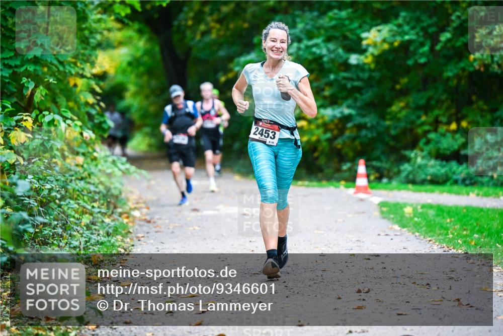 12.10.2025 - Bramfelder Halbmarathon 2025 Dr. Thomas Lammeyer http://msf.ph/oto/9346601 12.10.2025 10:20:52 Laufen 2453 meine-sportfotos.de