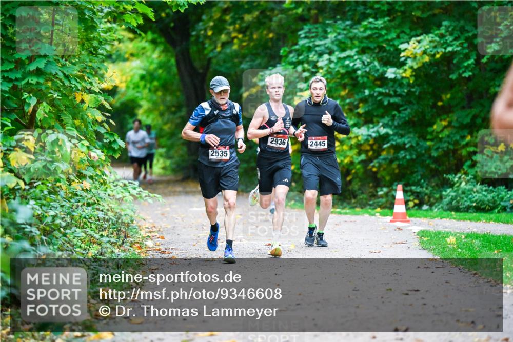 12.10.2025 - Bramfelder Halbmarathon 2025 Dr. Thomas Lammeyer http://msf.ph/oto/9346608 12.10.2025 10:20:54 Laufen 2936, 2445, 2535 meine-sportfotos.de