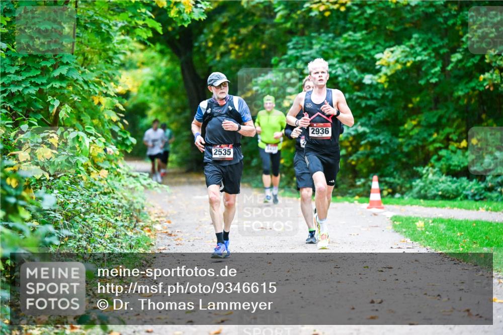 12.10.2025 - Bramfelder Halbmarathon 2025 Dr. Thomas Lammeyer http://msf.ph/oto/9346615 12.10.2025 10:20:55 Laufen 2535, 2936 meine-sportfotos.de