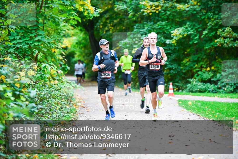 12.10.2025 - Bramfelder Halbmarathon 2025 Dr. Thomas Lammeyer http://msf.ph/oto/9346617 12.10.2025 10:20:55 Laufen 2535, 2936 meine-sportfotos.de