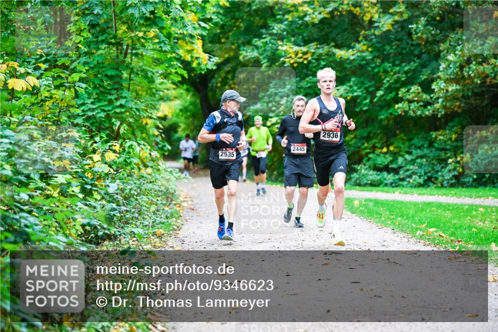 12.10.2025 - Bramfelder Halbmarathon 2025 Dr. Thomas Lammeyer http://msf.ph/oto/9346623 12.10.2025 10:20:56 Laufen 2535, 2445, 2936 meine-sportfotos.de