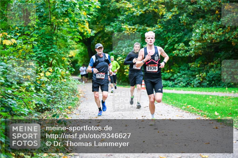 12.10.2025 - Bramfelder Halbmarathon 2025 Dr. Thomas Lammeyer http://msf.ph/oto/9346627 12.10.2025 10:20:57 Laufen 2535, 2, 2936 meine-sportfotos.de