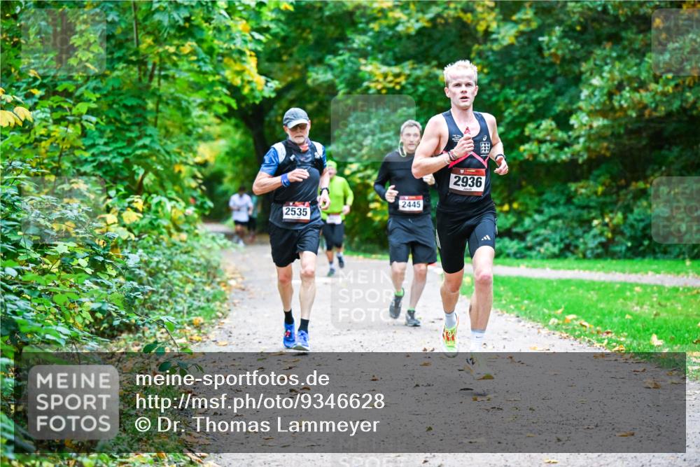 12.10.2025 - Bramfelder Halbmarathon 2025 Dr. Thomas Lammeyer http://msf.ph/oto/9346628 12.10.2025 10:20:57 Laufen 2535, 2445, 2936 meine-sportfotos.de