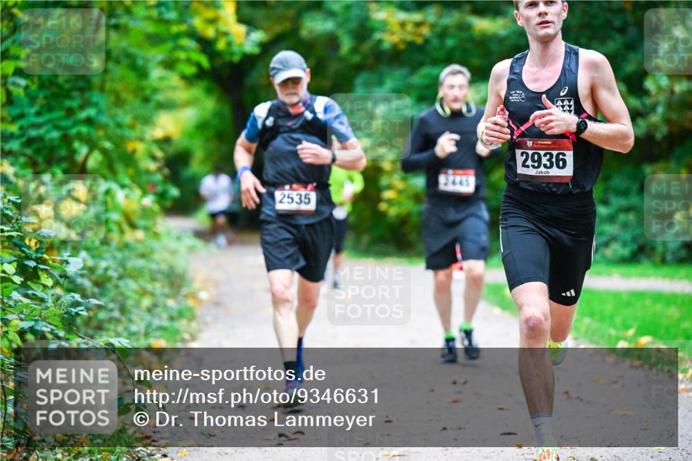 12.10.2025 - Bramfelder Halbmarathon 2025 Dr. Thomas Lammeyer http://msf.ph/oto/9346631 12.10.2025 10:20:57 Laufen 2535, 2445, 34, 2936 meine-sportfotos.de