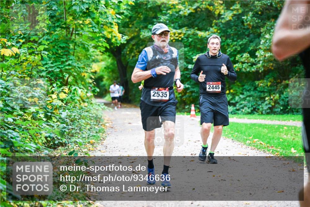 12.10.2025 - Bramfelder Halbmarathon 2025 Dr. Thomas Lammeyer http://msf.ph/oto/9346636 12.10.2025 10:20:58 Laufen 2535, 2445 meine-sportfotos.de