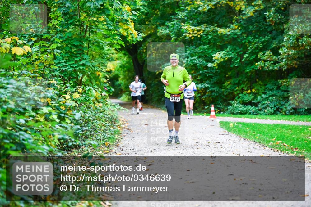 12.10.2025 - Bramfelder Halbmarathon 2025 Dr. Thomas Lammeyer http://msf.ph/oto/9346639 12.10.2025 10:21:00 Laufen 2697, 2433 meine-sportfotos.de