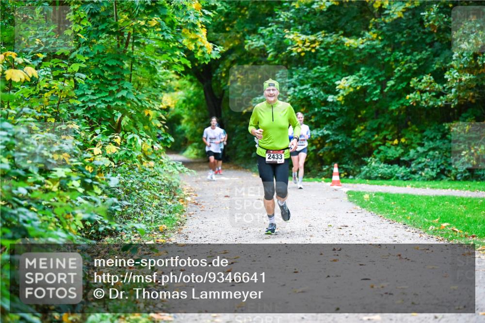 12.10.2025 - Bramfelder Halbmarathon 2025 Dr. Thomas Lammeyer http://msf.ph/oto/9346641 12.10.2025 10:21:00 Laufen 2433 meine-sportfotos.de