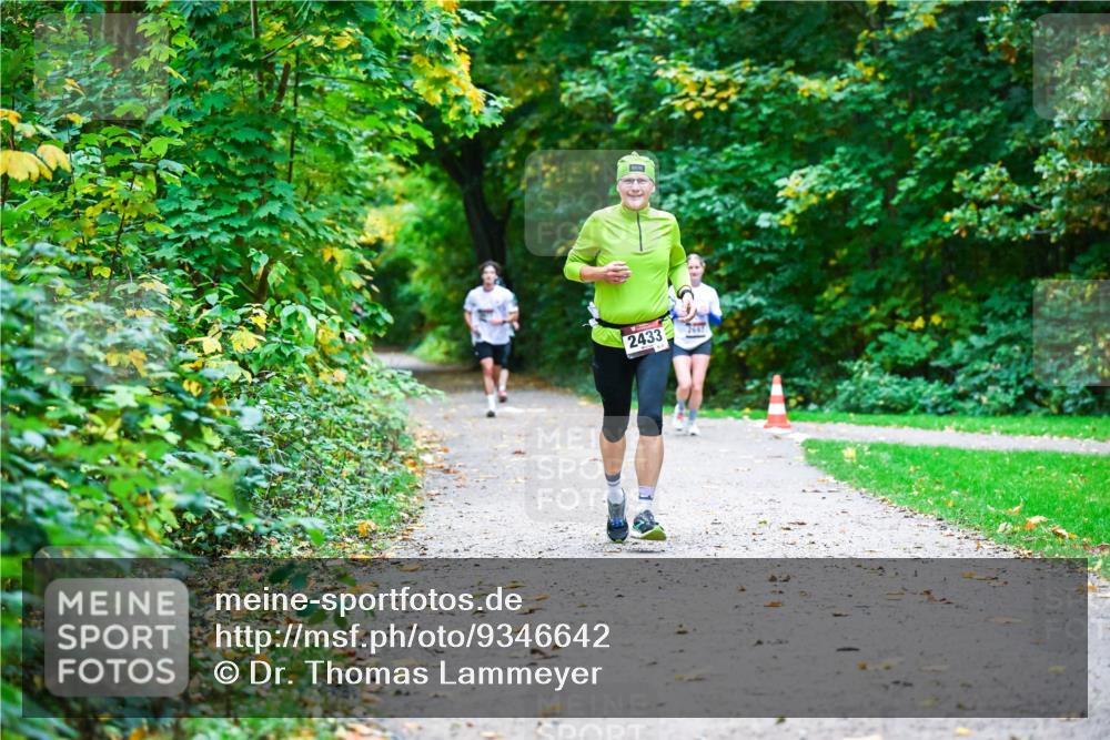12.10.2025 - Bramfelder Halbmarathon 2025 Dr. Thomas Lammeyer http://msf.ph/oto/9346642 12.10.2025 10:21:00 Laufen 2657, 2433 meine-sportfotos.de