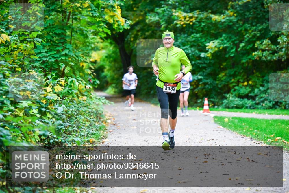 12.10.2025 - Bramfelder Halbmarathon 2025 Dr. Thomas Lammeyer http://msf.ph/oto/9346645 12.10.2025 10:21:01 Laufen 2433 meine-sportfotos.de