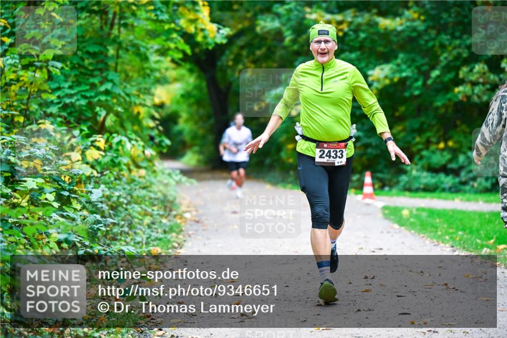 12.10.2025 - Bramfelder Halbmarathon 2025 Dr. Thomas Lammeyer http://msf.ph/oto/9346651 12.10.2025 10:21:02 Laufen 2433, 28 meine-sportfotos.de