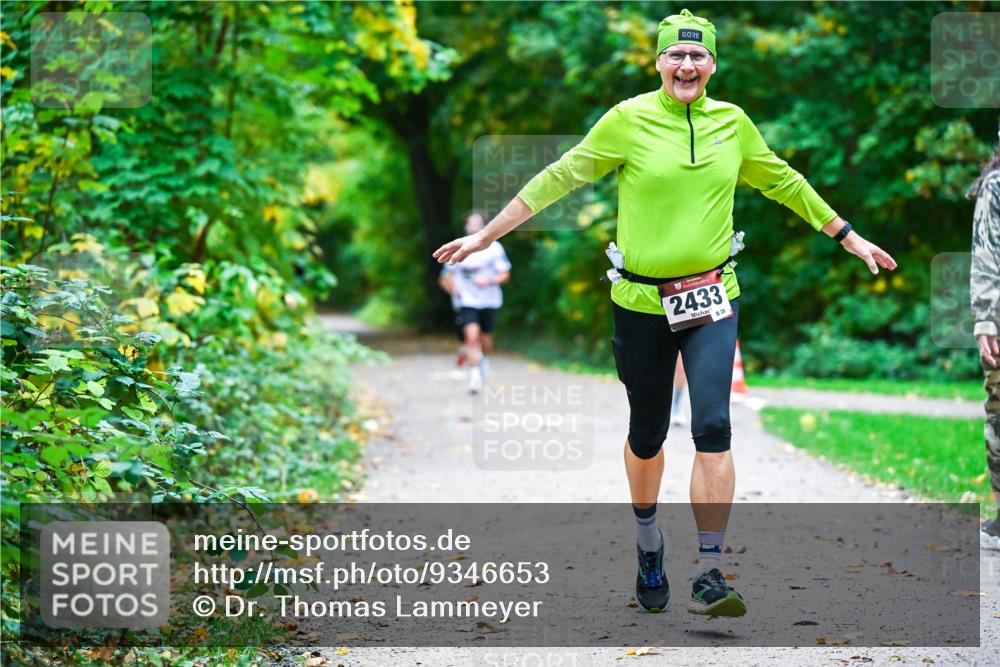 12.10.2025 - Bramfelder Halbmarathon 2025 Dr. Thomas Lammeyer http://msf.ph/oto/9346653 12.10.2025 10:21:02 Laufen 2433, 28 meine-sportfotos.de