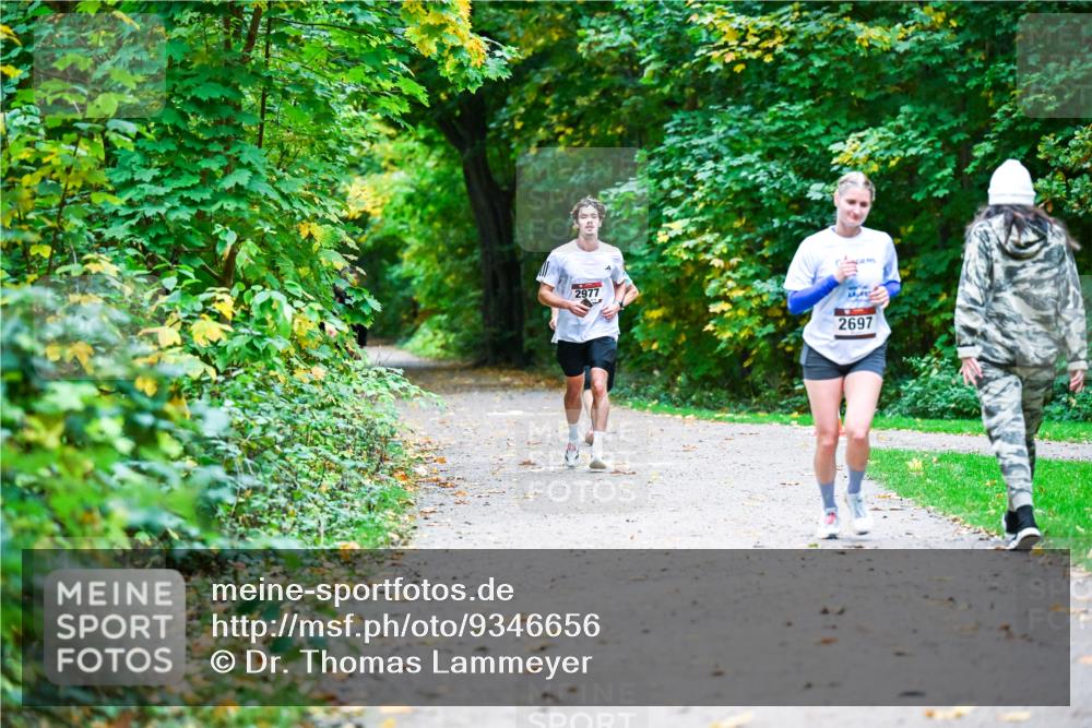 12.10.2025 - Bramfelder Halbmarathon 2025 Dr. Thomas Lammeyer http://msf.ph/oto/9346656 12.10.2025 10:21:04 Laufen 2977, 2697 meine-sportfotos.de