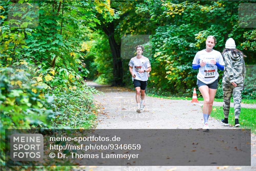 12.10.2025 - Bramfelder Halbmarathon 2025 Dr. Thomas Lammeyer http://msf.ph/oto/9346659 12.10.2025 10:21:05 Laufen 2977, 2697 meine-sportfotos.de