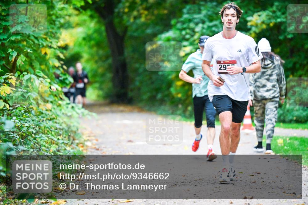 12.10.2025 - Bramfelder Halbmarathon 2025 Dr. Thomas Lammeyer http://msf.ph/oto/9346662 12.10.2025 10:21:08 Laufen 29, 29 meine-sportfotos.de