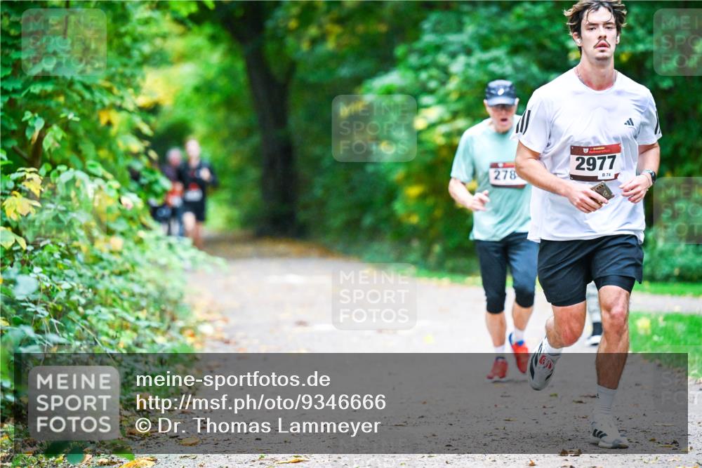12.10.2025 - Bramfelder Halbmarathon 2025 Dr. Thomas Lammeyer http://msf.ph/oto/9346666 12.10.2025 10:21:08 Laufen 278, 2977, 74 meine-sportfotos.de