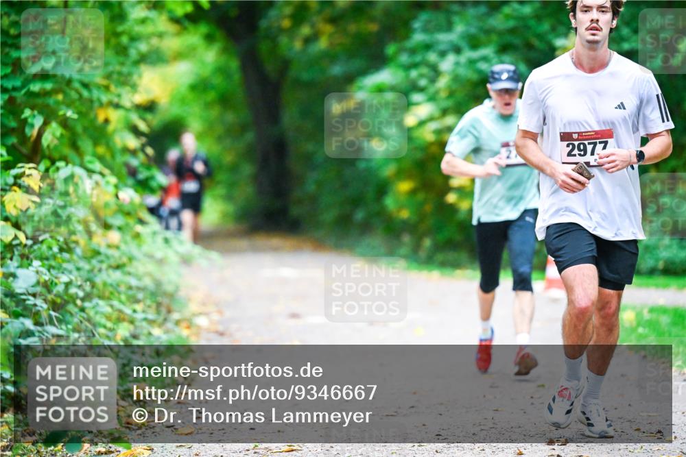 12.10.2025 - Bramfelder Halbmarathon 2025 Dr. Thomas Lammeyer http://msf.ph/oto/9346667 12.10.2025 10:21:08 Laufen 2977 meine-sportfotos.de