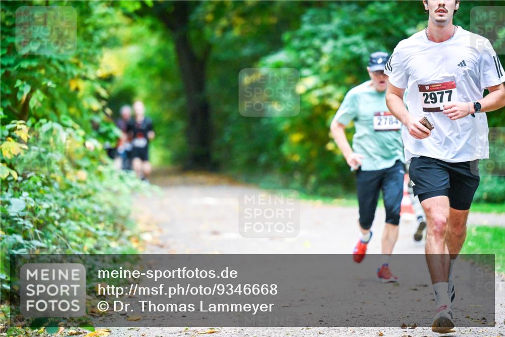 12.10.2025 - Bramfelder Halbmarathon 2025 Dr. Thomas Lammeyer http://msf.ph/oto/9346668 12.10.2025 10:21:08 Laufen 2784, 2977 meine-sportfotos.de