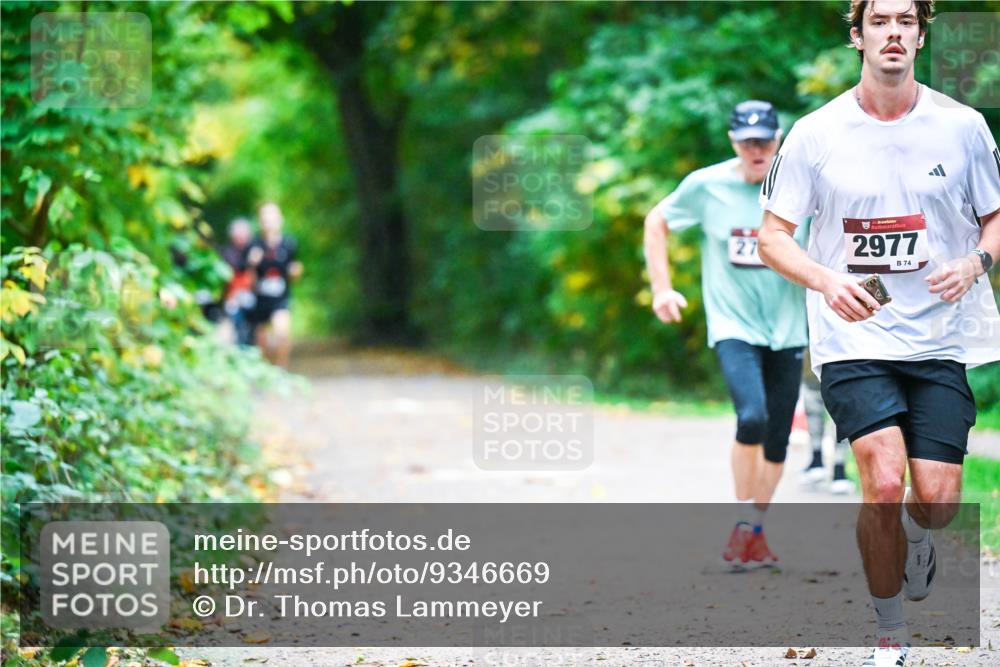 12.10.2025 - Bramfelder Halbmarathon 2025 Dr. Thomas Lammeyer http://msf.ph/oto/9346669 12.10.2025 10:21:09 Laufen 27, 2977, 74 meine-sportfotos.de