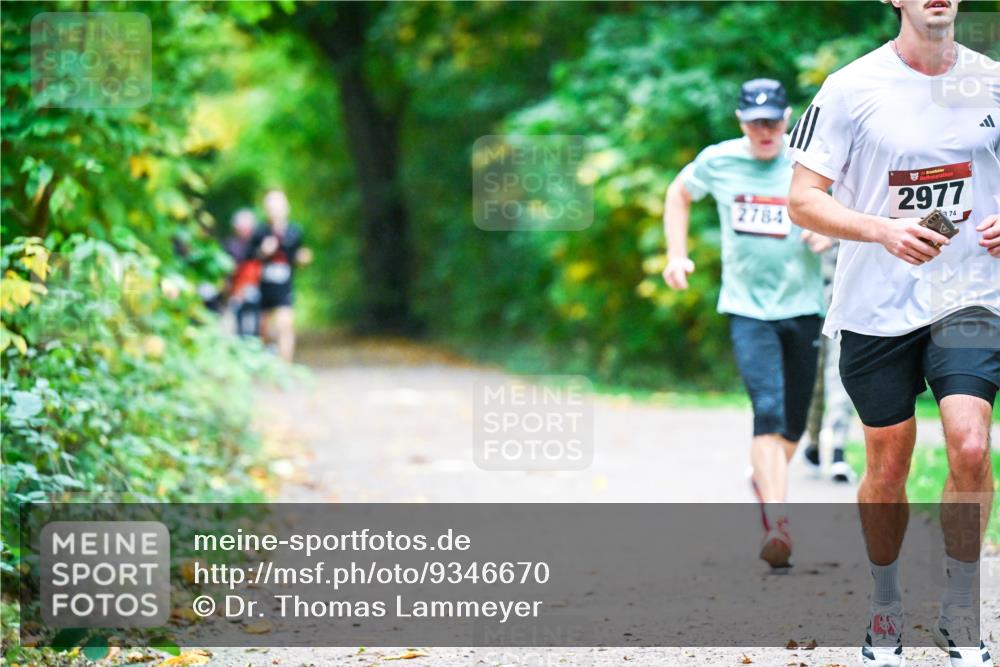 12.10.2025 - Bramfelder Halbmarathon 2025 Dr. Thomas Lammeyer http://msf.ph/oto/9346670 12.10.2025 10:21:09 Laufen 2784, 2977, 3, 74 meine-sportfotos.de