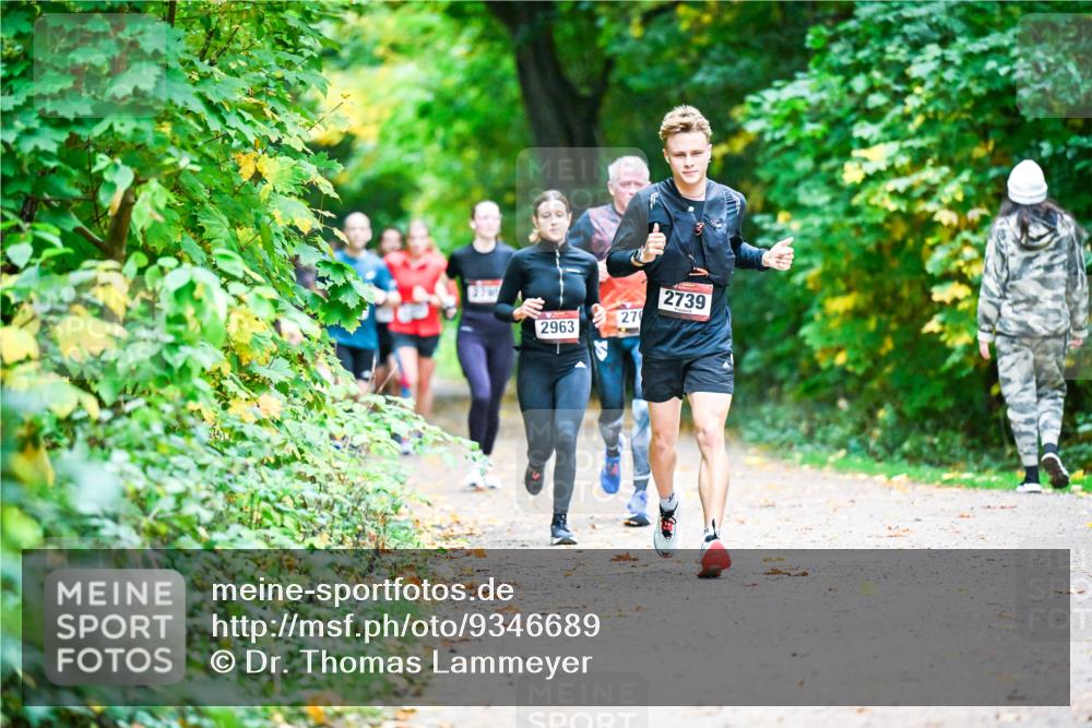 12.10.2025 - Bramfelder Halbmarathon 2025 Dr. Thomas Lammeyer http://msf.ph/oto/9346689 12.10.2025 10:21:15 Laufen 2963, 27, 2739 meine-sportfotos.de