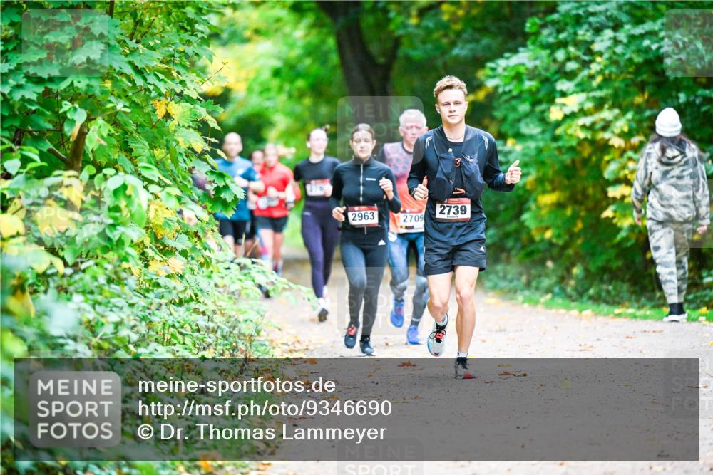 12.10.2025 - Bramfelder Halbmarathon 2025 Dr. Thomas Lammeyer http://msf.ph/oto/9346690 12.10.2025 10:21:15 Laufen 2963, 2739, 2709 meine-sportfotos.de